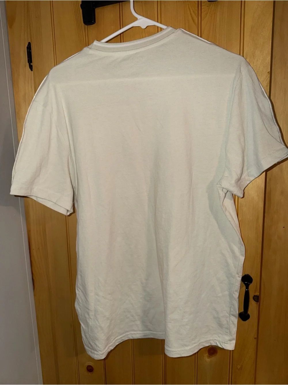 GUESS Men's Cream Short Sleeve Logo T-Shirt-Size large - Picture 2 of 6